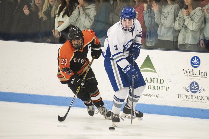 Cashing in on opportunities, Danvers hockey doubles up Beverly